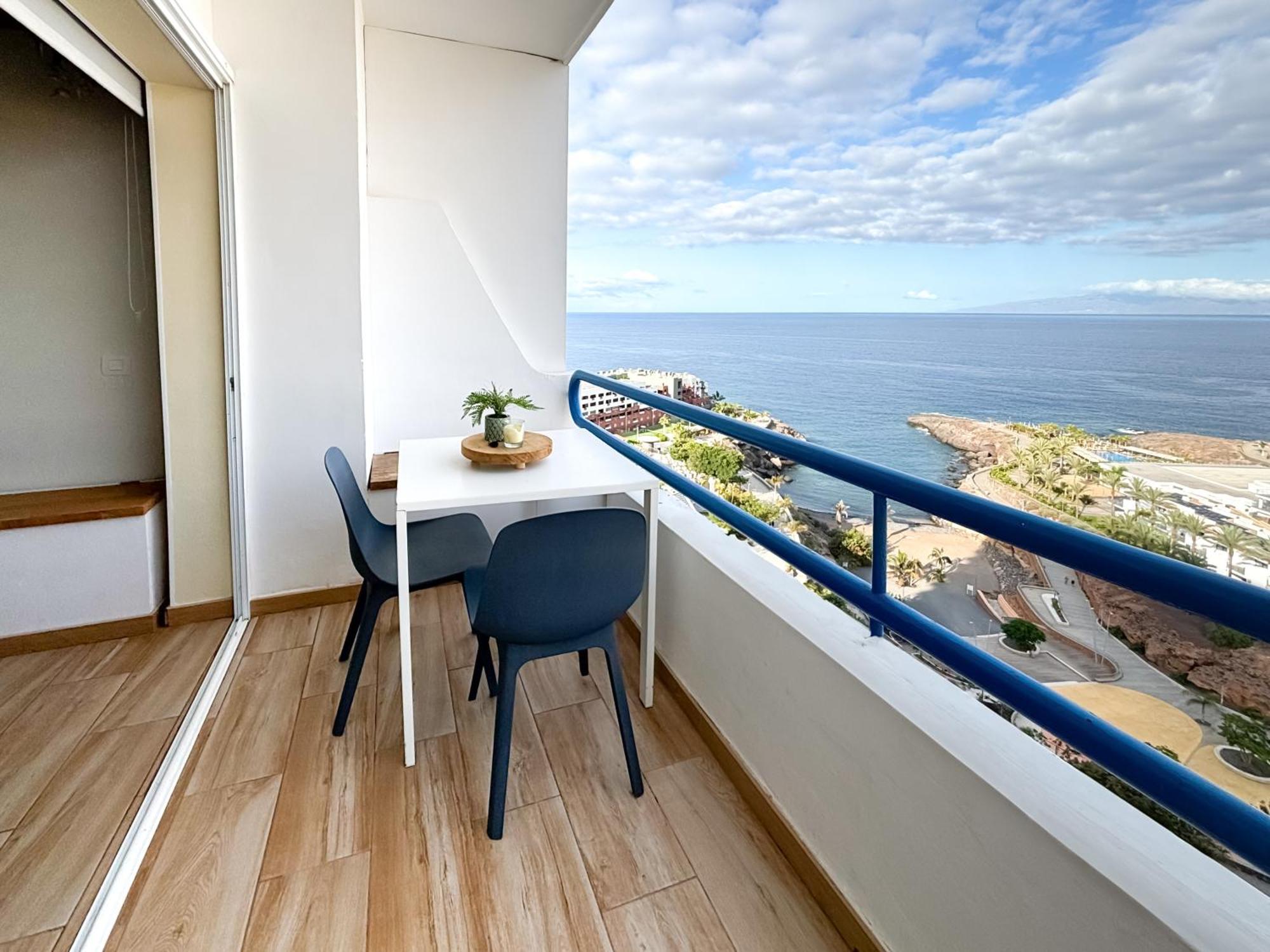 Lovely Modern Studio With An Incredible View 아데제 외부 사진